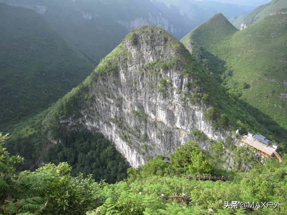 国内最壮观的10大天坑奇景，亿万年形成的瑰宝！