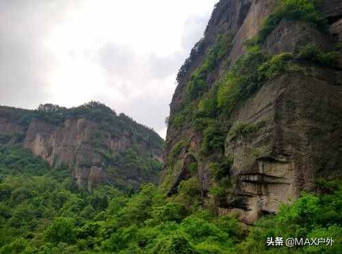 国内最壮观的10大天坑奇景，亿万年形成的瑰宝！