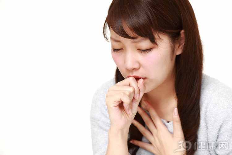 老感觉喉咙有异物？别大意，可能是这5种病在“作怪”