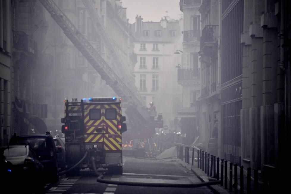 巴黎市中心发生爆炸（巴黎发生燃气爆炸）