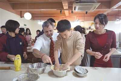 杭州东方中学全面推进“3+1”教学模式 从2021年入学的初一新生起 将全面享受小班化英语特色教育