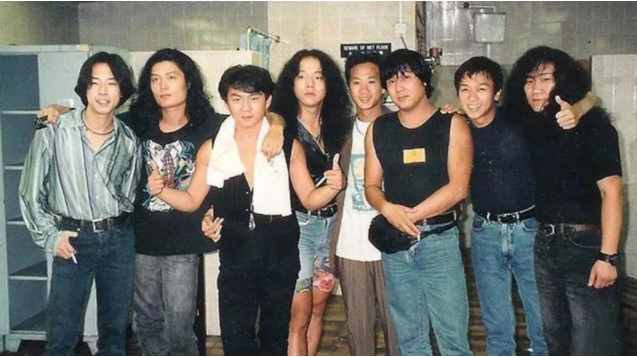 27年前那场香港演唱会，是中国摇滚乐的里程碑，还是集体自嗨？