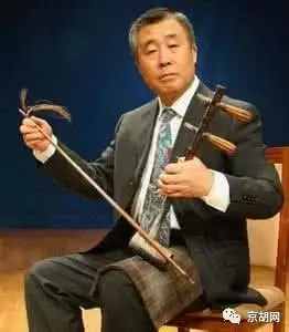 杜凤元谈京胡基础训练—京胡的定弦、把位及运弓