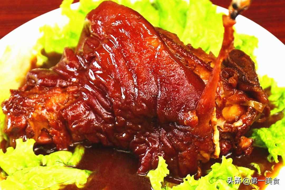 过年压轴硬菜——红烧大肘子教科书式做法！口感酥烂软糯还不油腻