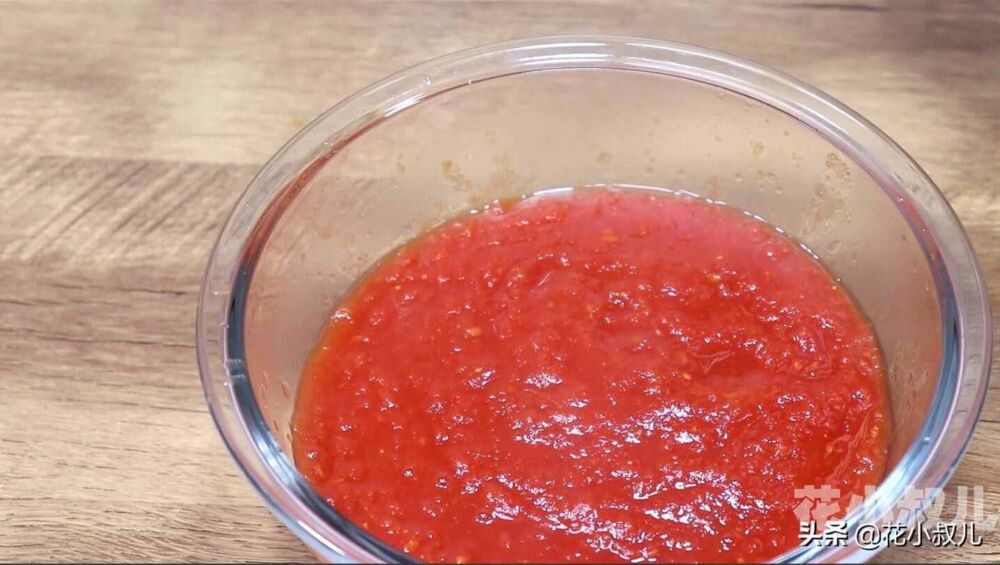 番茄酱的2种做法，加一勺淀粉，香甜顺滑浓稠，存起来可以吃半年