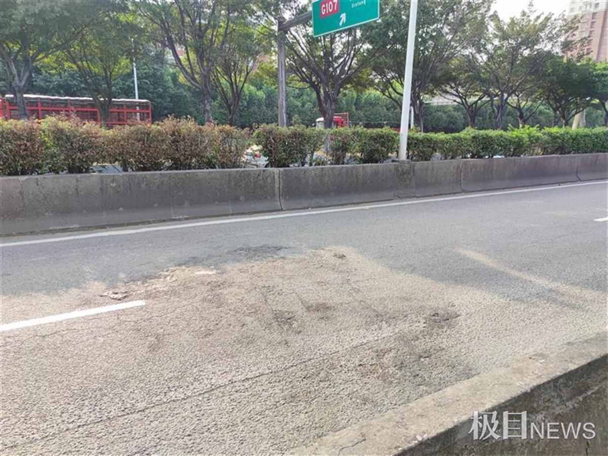 广州特斯拉撞墙致死事故一周后，官方终回应，记者回访事发地