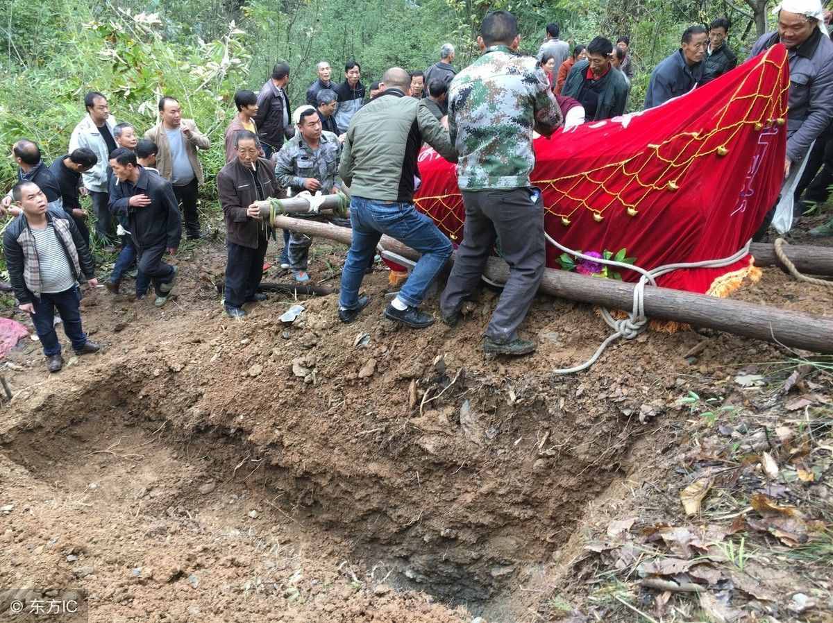 大山深处，中国第一"鬼村"，灵异事件追踪