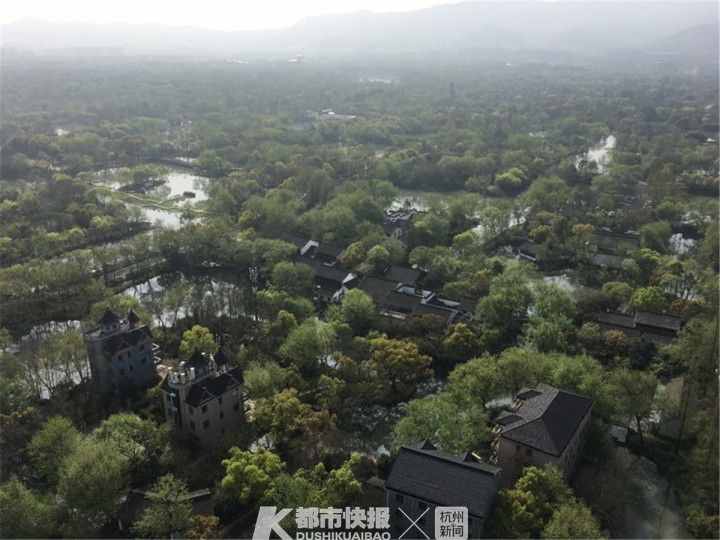 乘坐“热气球”飞上百米高空！杭州又有新玩法，这也太浪漫了吧！