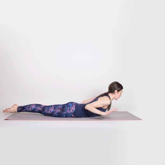 12个瑜伽动作，拉伸&强化上中下背部，帮你打造迷人美背