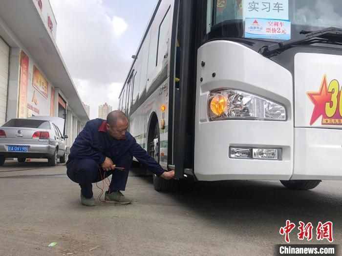 长春公交车机务员实现“四大发明”：最新成果可为车辆“扫盲”