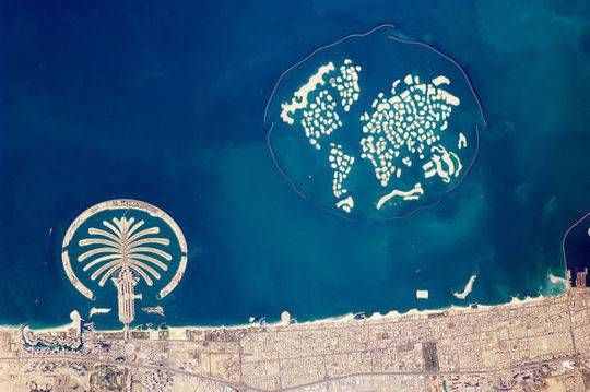 全球最大烂尾工程迪拜“世界岛”：开工15年耗资800亿 买主自杀