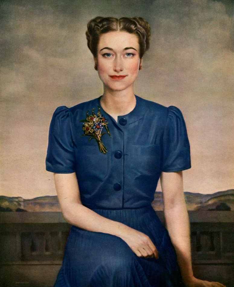 辛普森夫人肖像上佩戴的胸针颇具标志性，设计独特，色彩绚丽