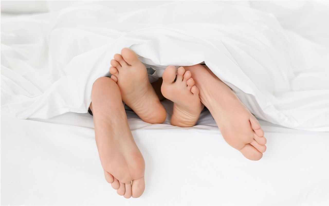 晚上睡觉小腿忽然抽筋，到底是怎么一回事儿？