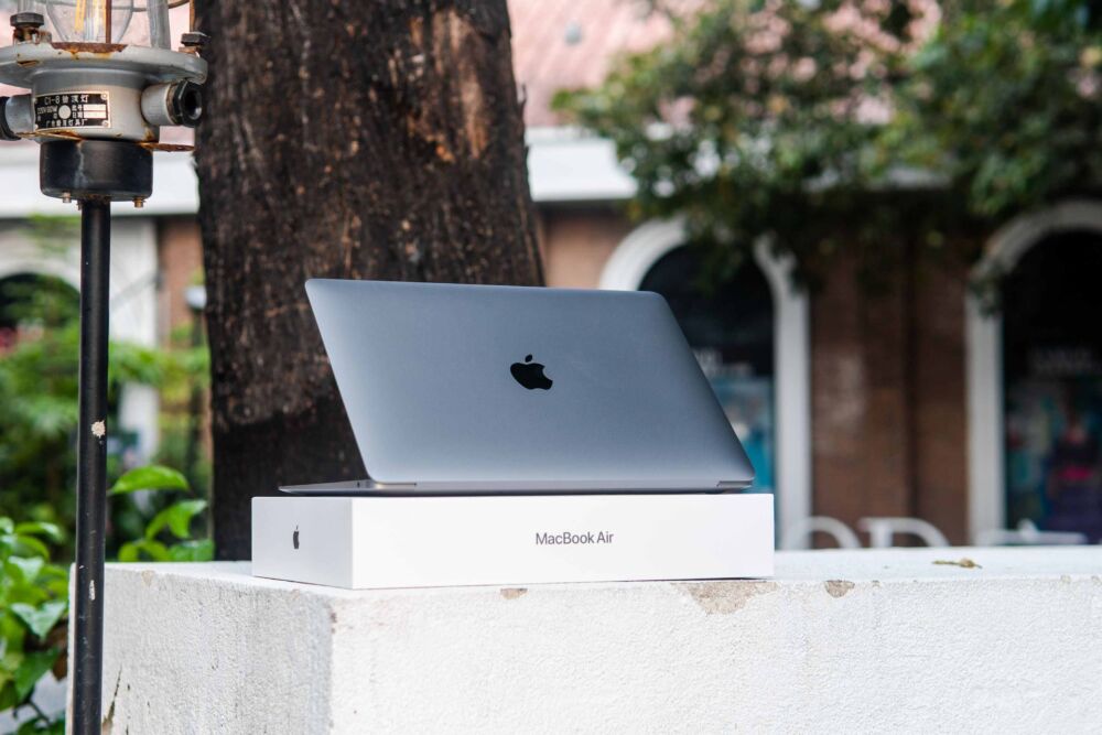 上手MacBook Air M1 版：它很小，但也很强大