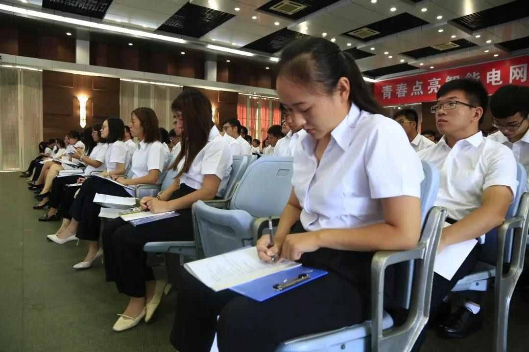 参加饭局，老实人多说这三句客套话，人际关系会越来越好