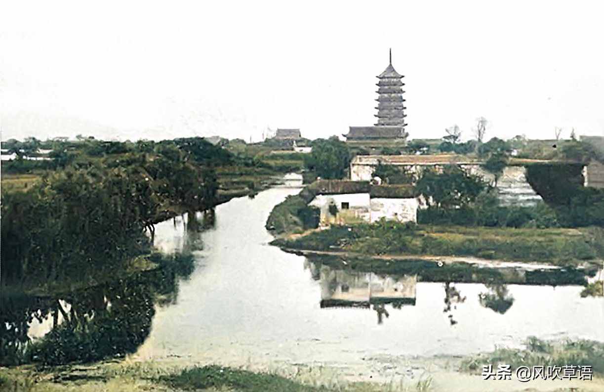 清末时期，江苏苏州的香花桥、觅渡桥、方塔和瑞光塔