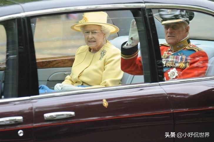 10张照片告诉你：英国女王伊丽莎白数十年来一直都在保持优雅