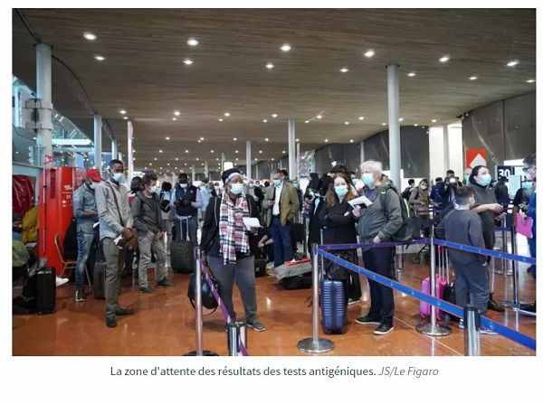 大批印度旅客滞留巴黎机场 有工作人员行使“撤退权”