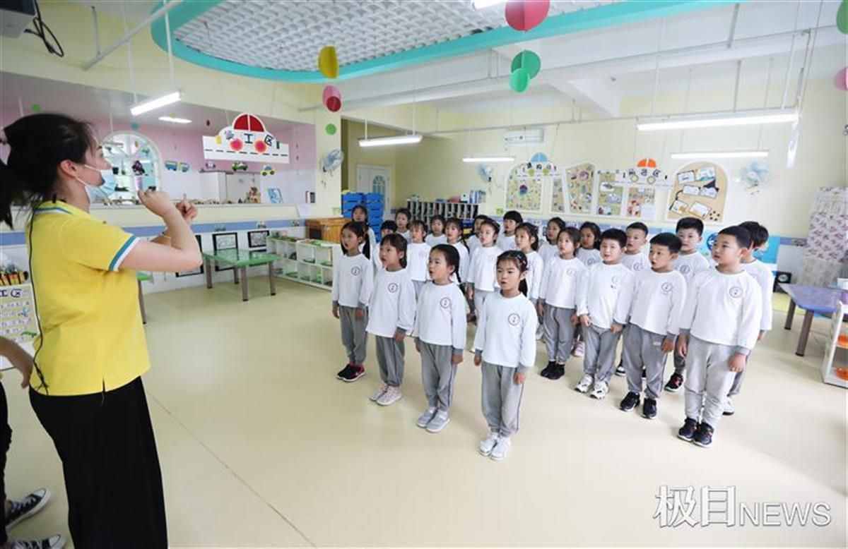 唱红歌、讲红色故事，武汉一幼儿园用红色教育传承红色基因