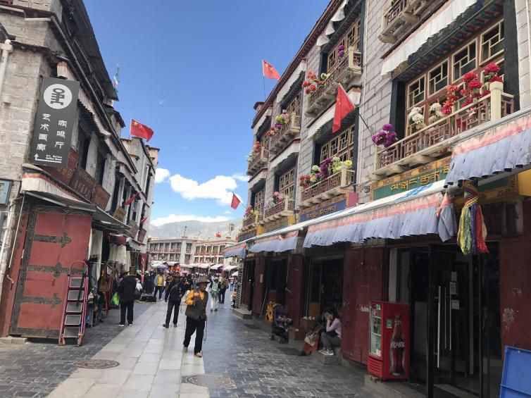 西藏自驾游在拉萨有什么特产纪念品