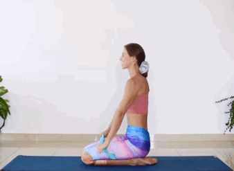 坚持这9个瑜伽动作，让你的肩颈越来越健康