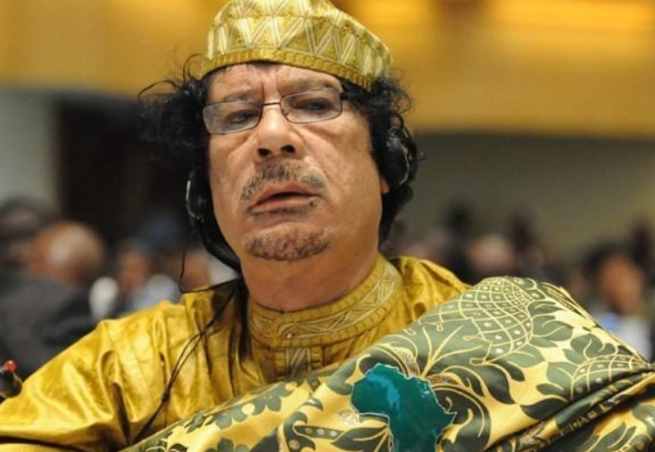 从街头乞丐到“万王之王”，独裁42年的卡扎菲，是如何上位的？