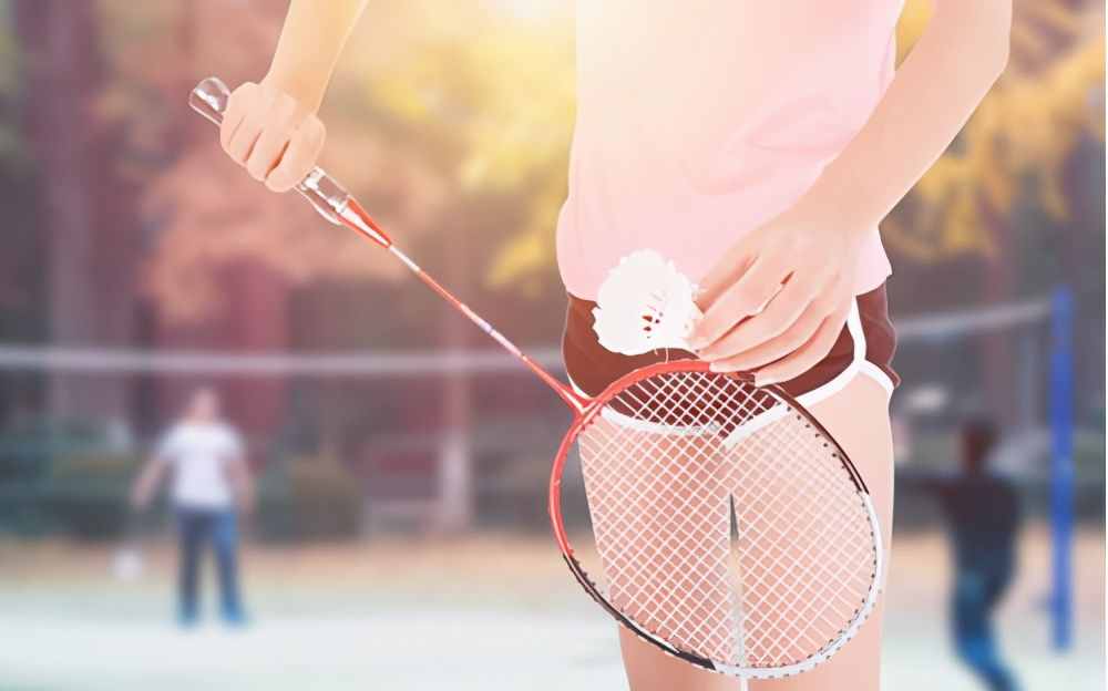 羽毛球运动的好处和坏处 打羽毛球规则和技巧