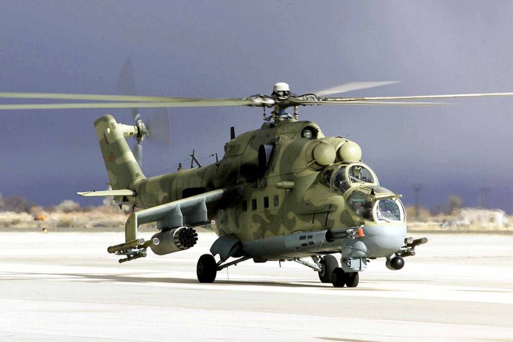 美军曾悬赏100万美元，求1架米24武装直升机，枭雄卡扎菲白送大礼