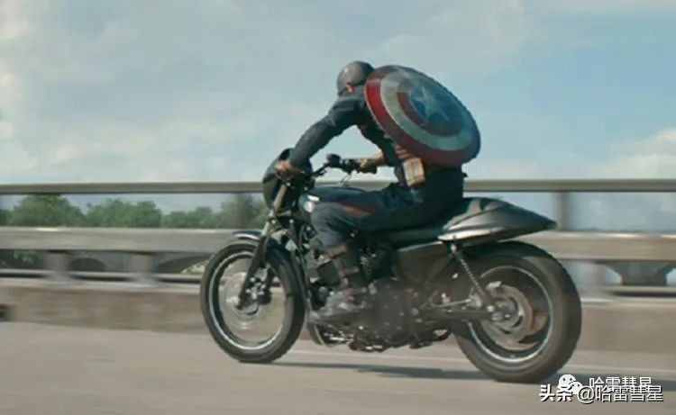 除了逍遥骑士，还有哪些出现在电影中的哈雷摩托车？