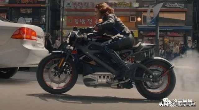除了逍遥骑士，还有哪些出现在电影中的哈雷摩托车？