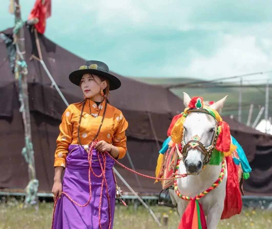 炉霍，你如此惊艳，花开成海，美翻夏季