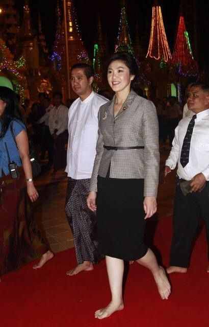 泰国“逃跑”美女总理，迪拜豪宅里游泳好惬意，52岁还有少女身材