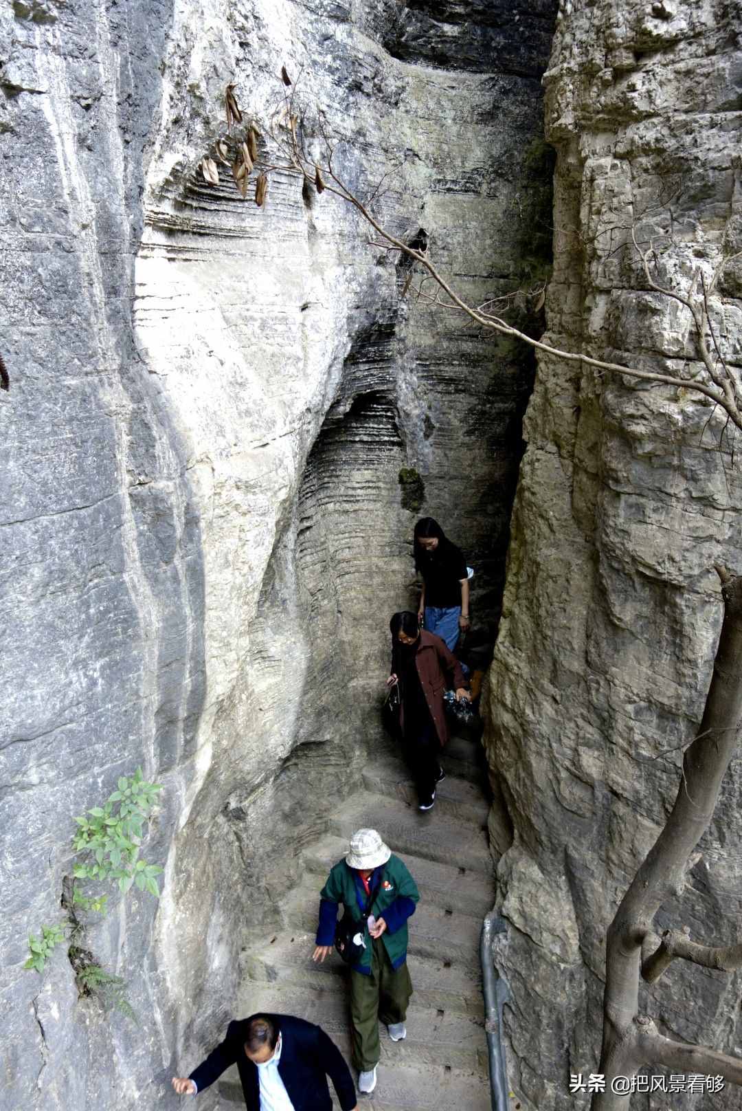 湖北这个峡谷风景秀美 爬起来很累 池莉来了后写了部小说