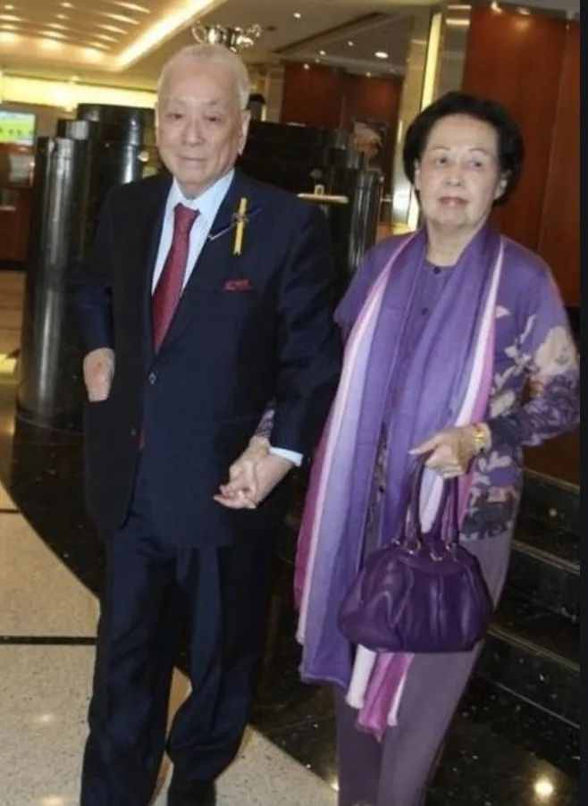 李嘉欣婆婆“许老太”病逝，享年103岁，婆媳二人被曝长期不和