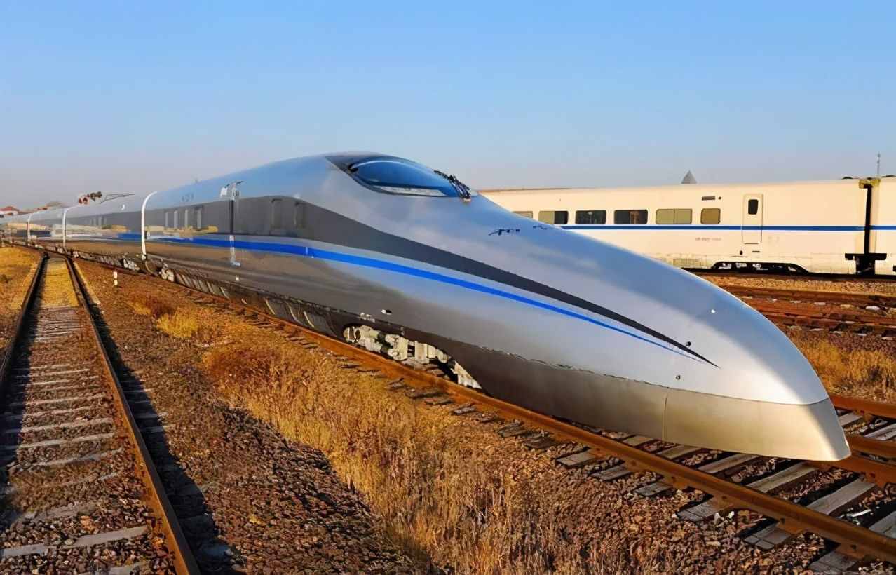 相比中国高铁世界第一的运营速度，这些火车的实验速度堪称变态