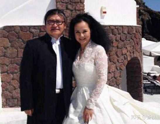 歌手泰斗刘欢恶病缠身，幸得贤妻，现已55岁的他是什么样子呢