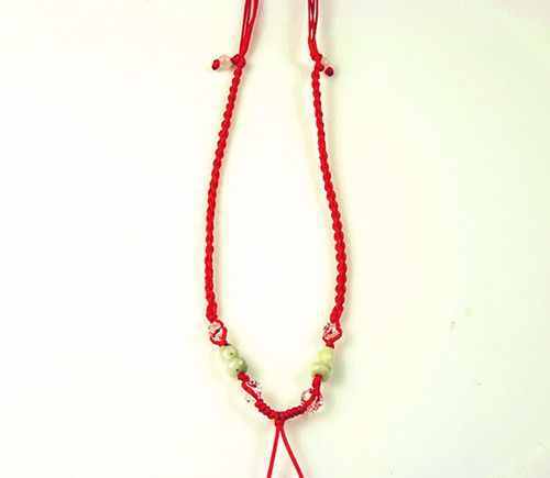 红绳项链编法图解 戴红绳寓意什么