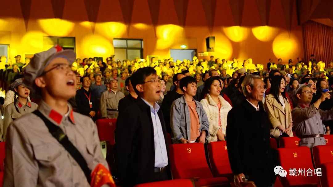 赣州市举办纪念红军长征胜利85周年专场音乐会