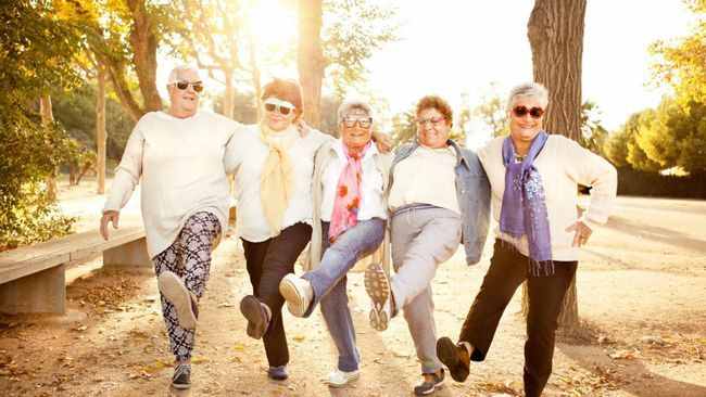 70岁的人想比50岁时活得更精彩，如何抗衰老？有3条实用建议