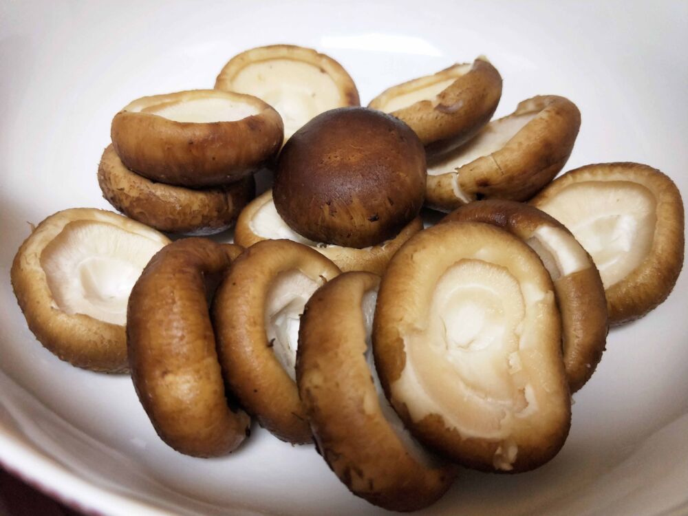 教你营养美味的香菇木耳汤，简单易做又能解馋，减肥的朋友也能吃