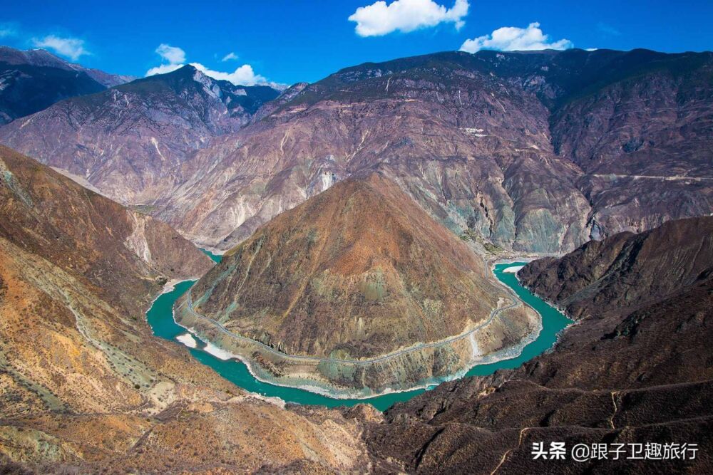 中国最长的山脉，跨越了四川云南西藏三省，聚集了28个少数民族