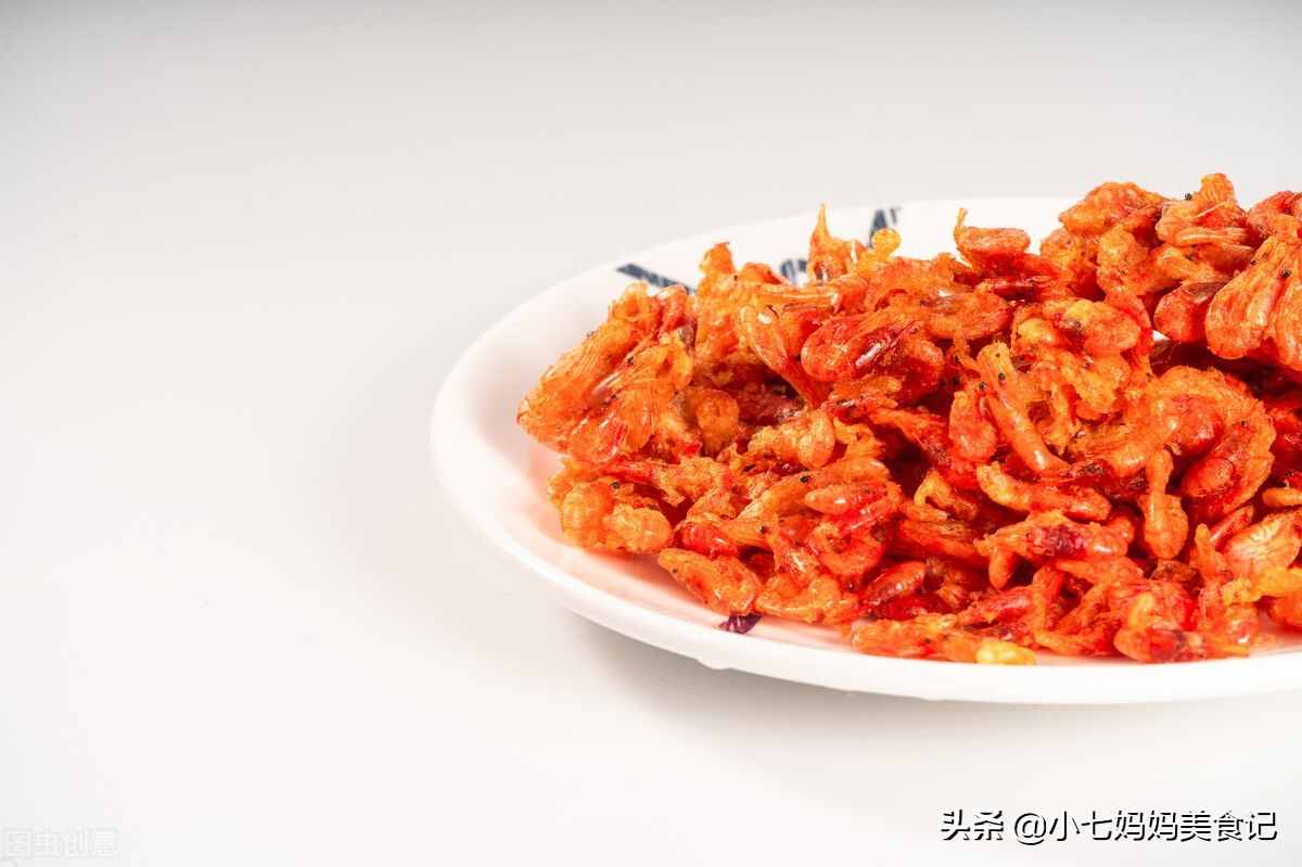 小河虾这种做法太好吃了，香辣过瘾，做法简单，出锅一盘也不够吃