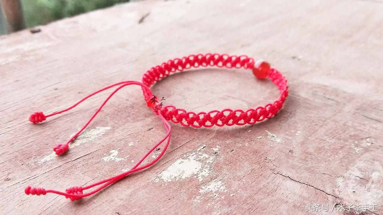 没有比这个更简单的红绳手链了，小白都会做