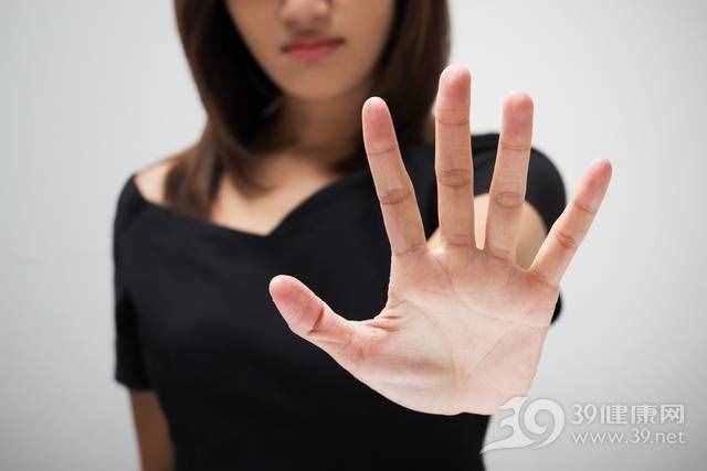 女人的这个“洞”别总露给男人看！会损害健康