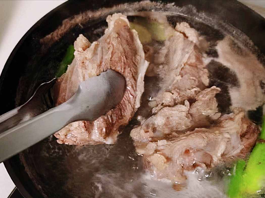 在家如何做酱牛肉？大厨教你3个小技巧，出锅软烂鲜香，一次成功