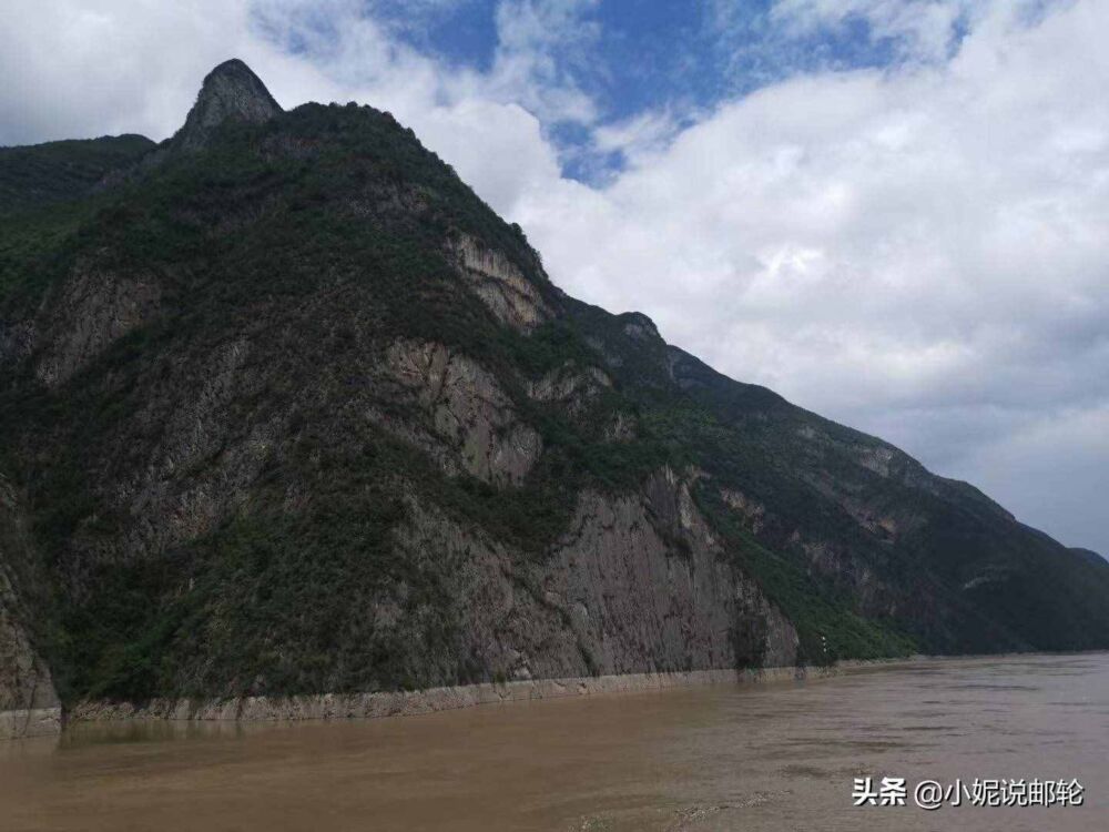 长江三峡指的是哪三峡，分别在哪里？游三峡需要多少钱？