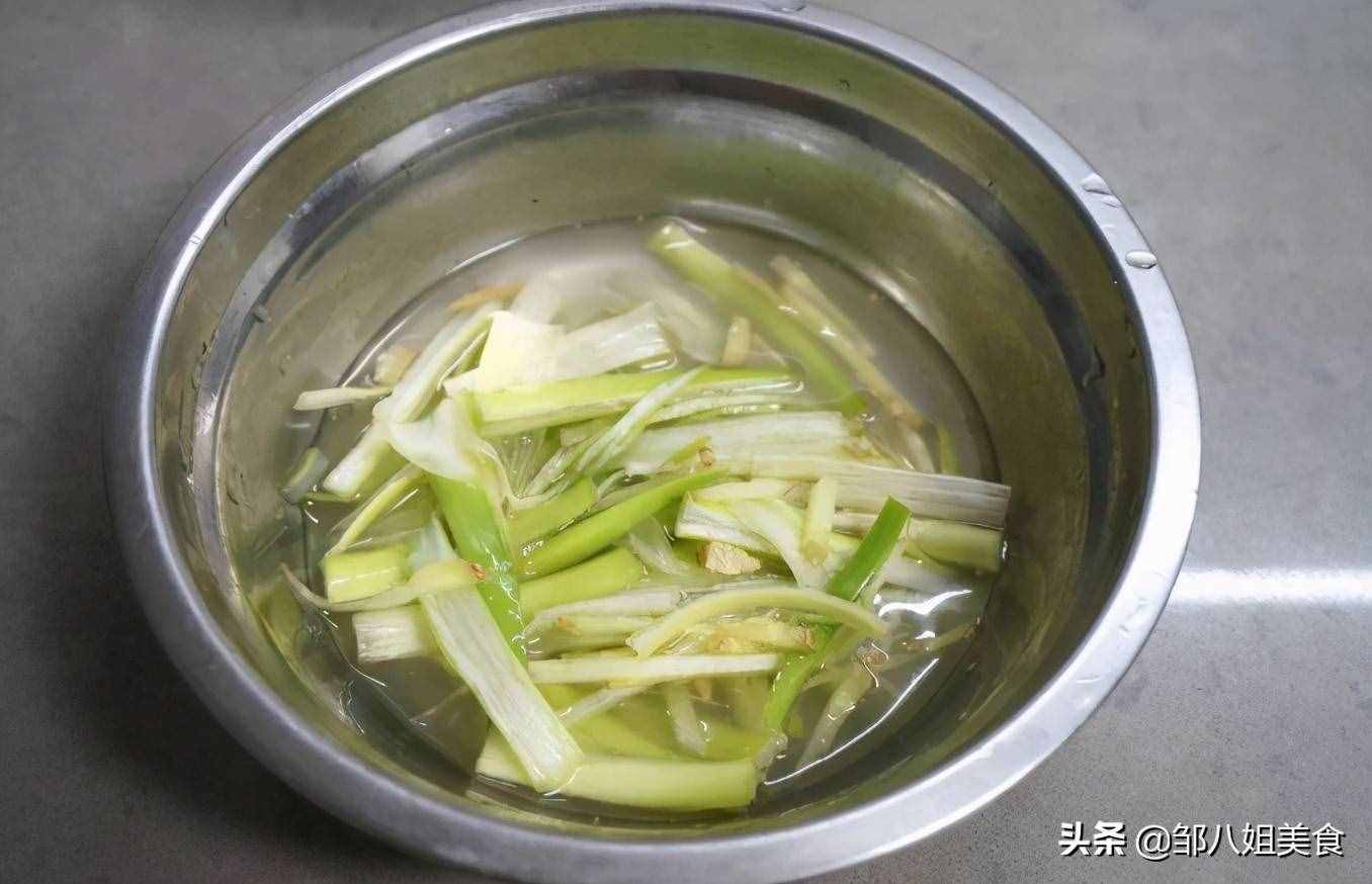 包饺子调肉馅，只会加调料不好吃！教您正确的做法，饺子喷香好吃