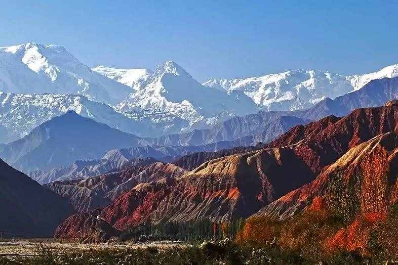 这里居住着中国唯一的纯种白人，美女泛滥成灾