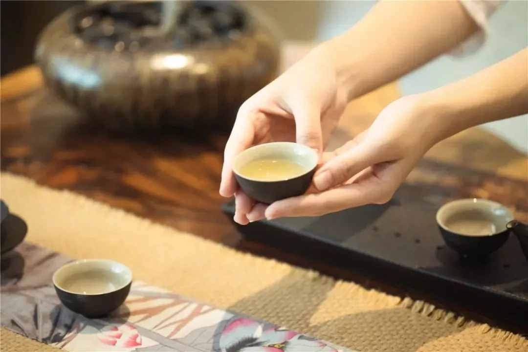 3点几就知道饮茶？饮茶的礼仪你最好也知道一下