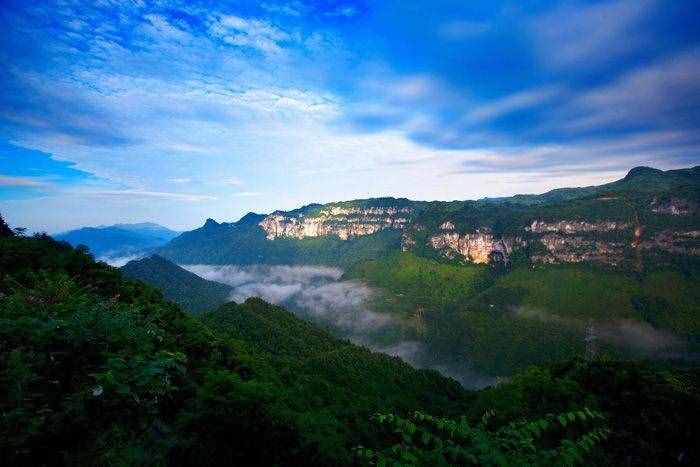 神奇的峡谷乌龙山大峡谷